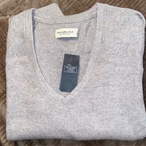 ABERCROMBIE SWEATER
